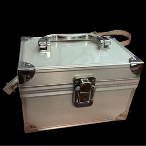 White Aluminum Jewelry/Makeup Train Case with Chrome Hardware